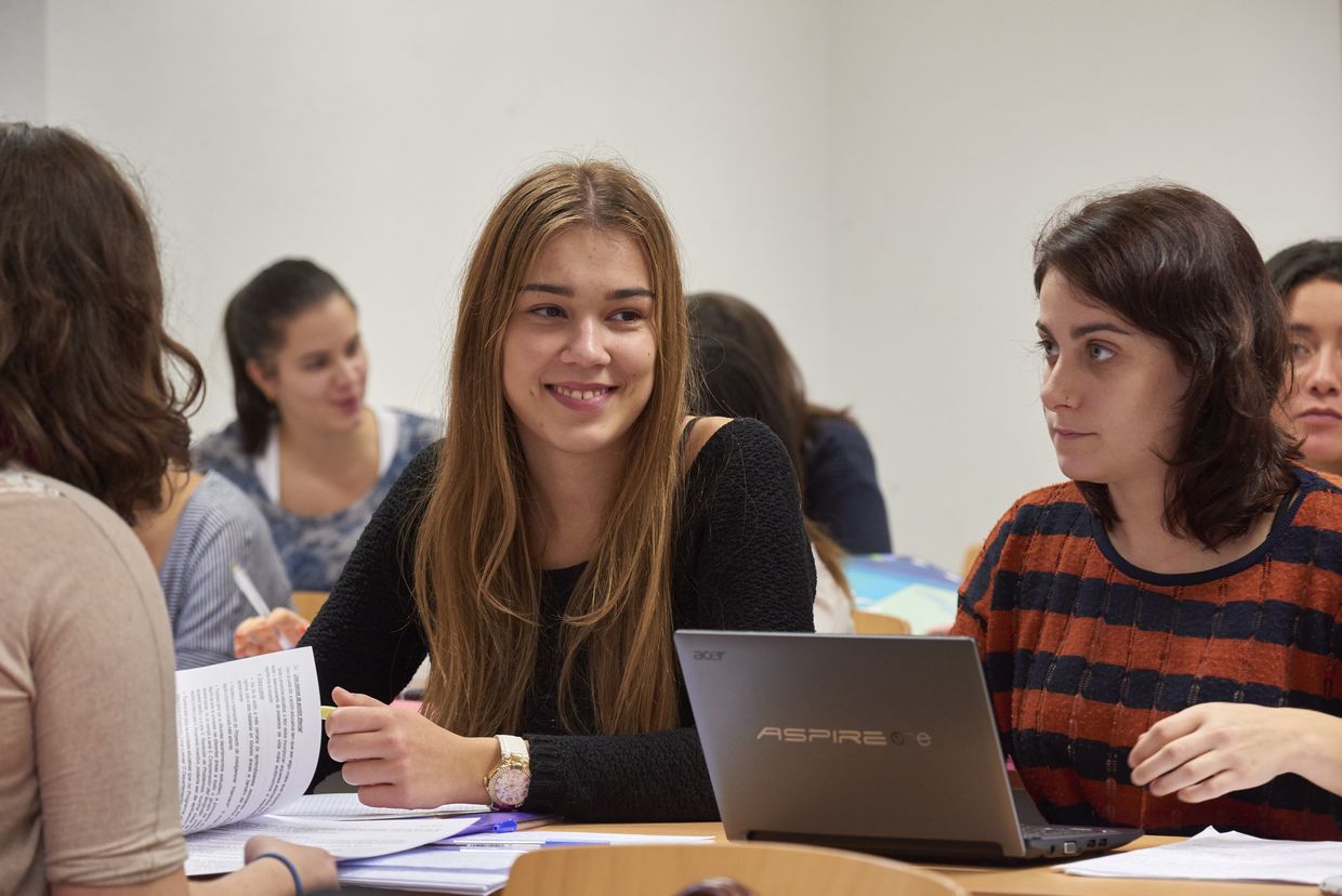 estudantes de educación infantil e primaria