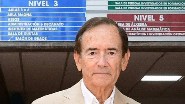 Alfredo Bermúdez de Castro López-Varela é profesor emérito da USC. FOTO: Santi Alvite