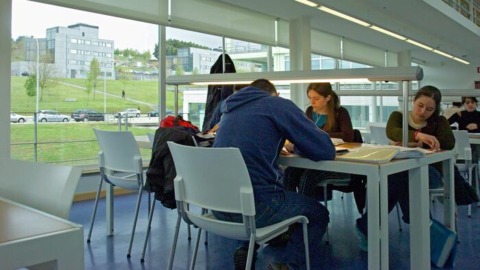 Cada hora de estudo trócase por un euro. Foto: Santi Alvite