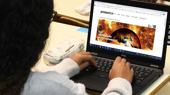 Os vídeos están clasificados segundo a súa temática, o idioma no que foron gravados ou subtitulados, e o nivel de ensino no que se considera que poden ser empregados. FOTO: Santi Alvite Os vídeos están clasificados segundo a súa temática, o idioma no que foron gravados ou subtitulados, e o nivel de ensino no que se considera que poden ser empregados. FOTO: Santi Alvite