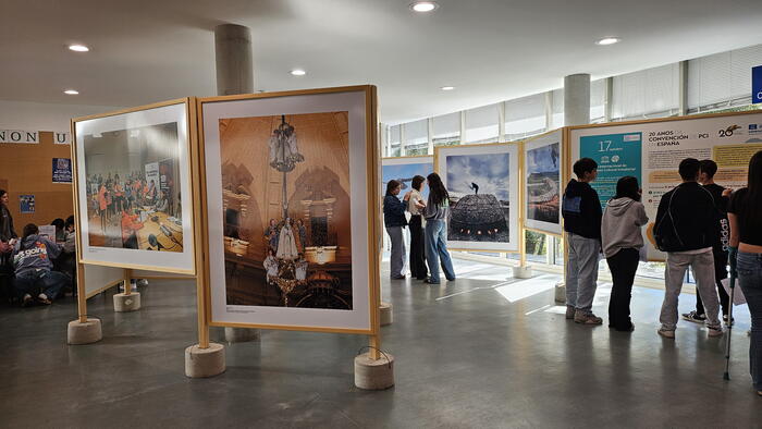 A mostra permanecerá na Intercentros ata o 2 de novembro A mostra permanecerá na Intercentros ata o 2 de novembro