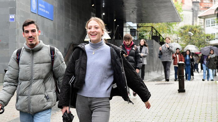 A iniciativa diríxese preferentemente a estudantado de 2º e 3º das titulacións da ETSE e das facultades de Física e de Matemáticas