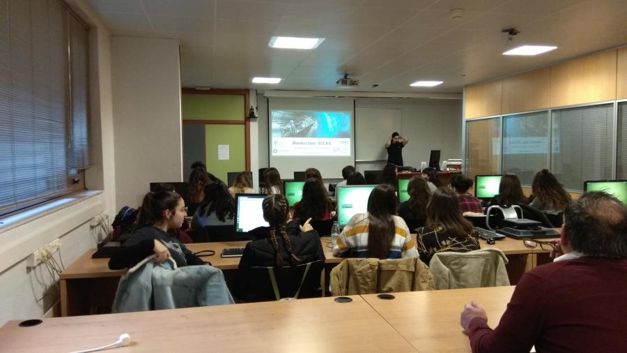 O obxectivo da actividade é acercar ás alumnas de bacharelato o traballo das investigadoras do instituto O obxectivo da actividade é acercar ás alumnas de bacharelato o traballo das investigadoras do instituto