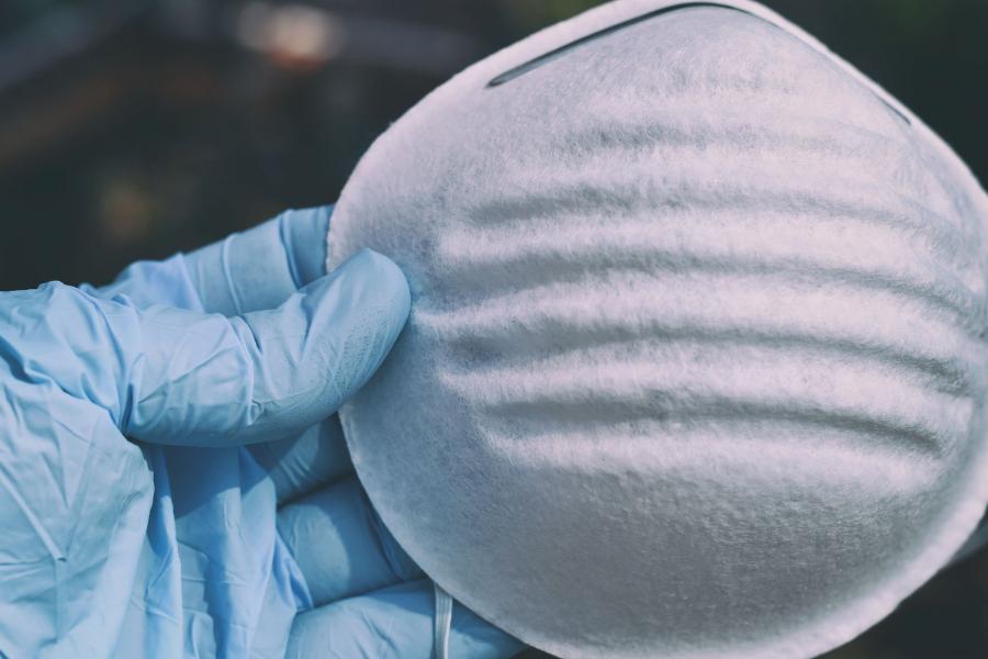 Máscara e guantes. Foto: Pixabay Máscara e guantes. Foto: Pixabay