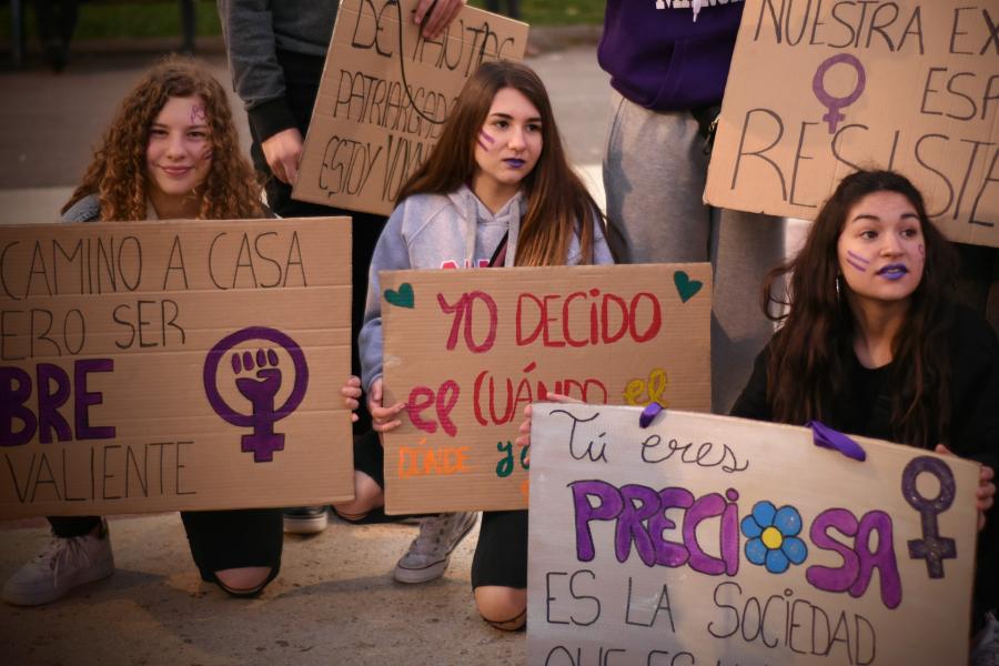 Pancartas contra a violencia machista. Fonte: Pixabay Pancartas contra a violencia machista. Fonte: Pixabay