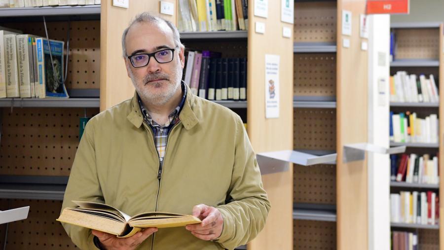 Xavier de Donato tomará posesión como novo decano de Filosofía. FOTO: Santi Alvite Xavier de Donato tomará posesión como novo decano de Filosofía. FOTO: Santi Alvite