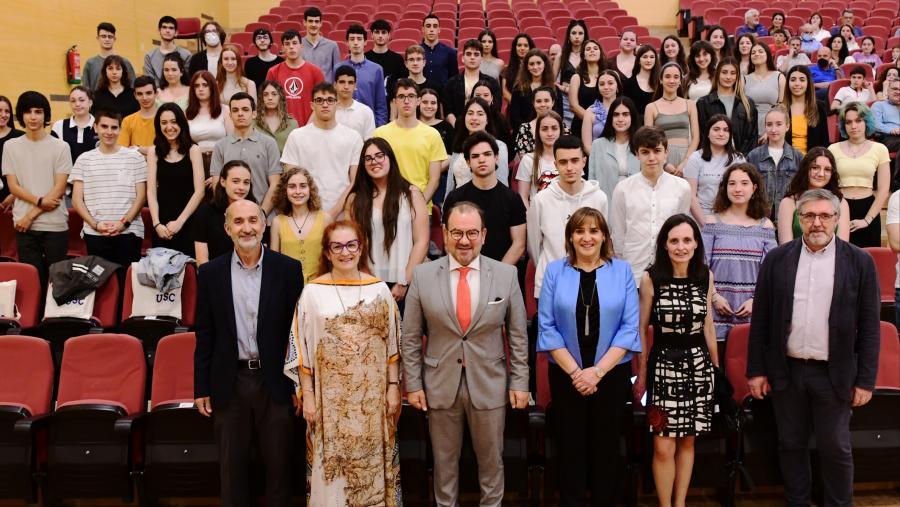 Foto de familia da entrega de diplomas do ano 2022. Imaxe: Santi Alvite Foto de familia da entrega de diplomas do ano 2022. Imaxe: Santi Alvite