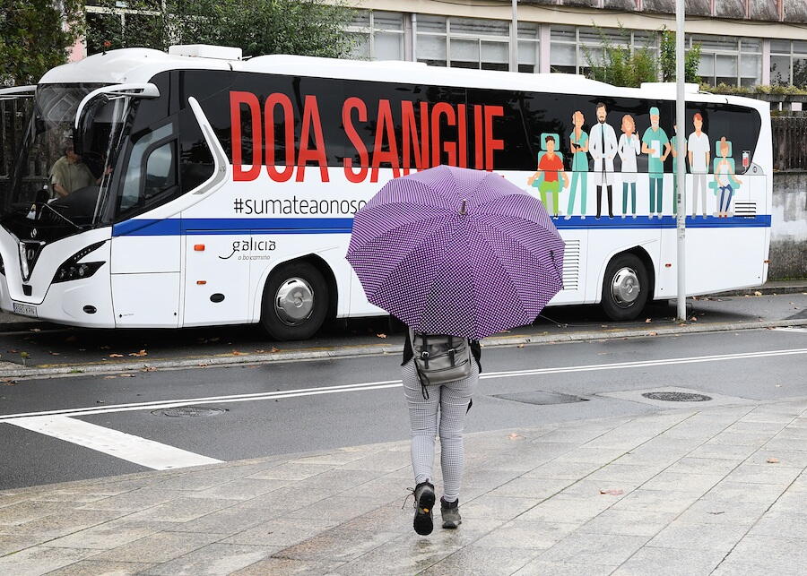 Unidade mobil do ADOS Campaña de doazón de sangue