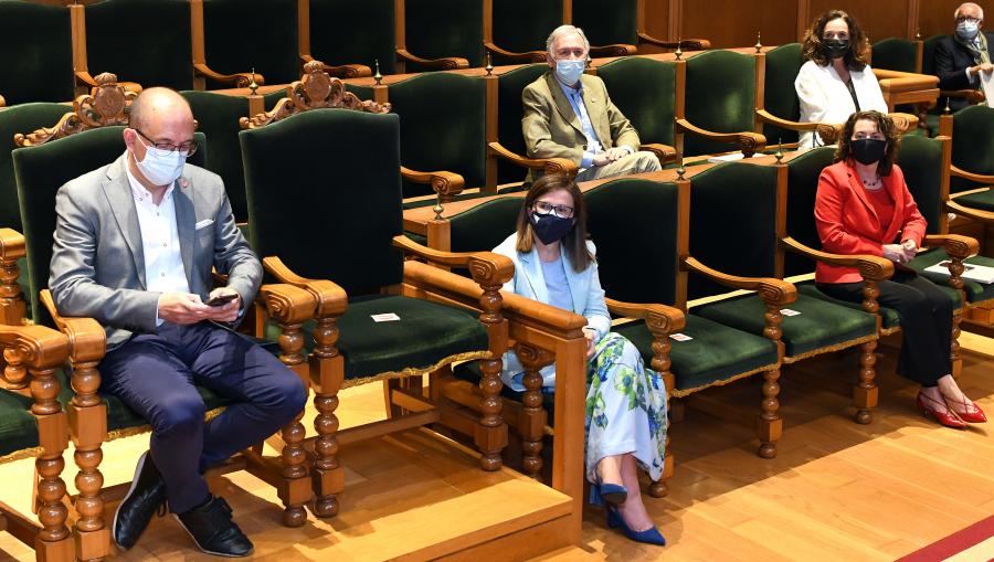 En primeiro termo e de esquerda a dereita, Anxo Lorenzo, Mar Lorenzo e Dulce García Mella. FOTO: Santi Alvite En primeiro termo e de esquerda a dereita, Anxo Lorenzo, Mar Lorenzo e Dulce García Mella. FOTO: Santi Alvite