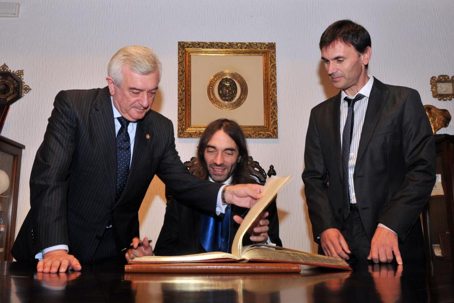 El Rector, Juan Viaño, Cédric Villani y Jorge Mira