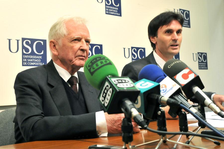 Harald zur Hausen y Jorge Mira en la rueda de prensa