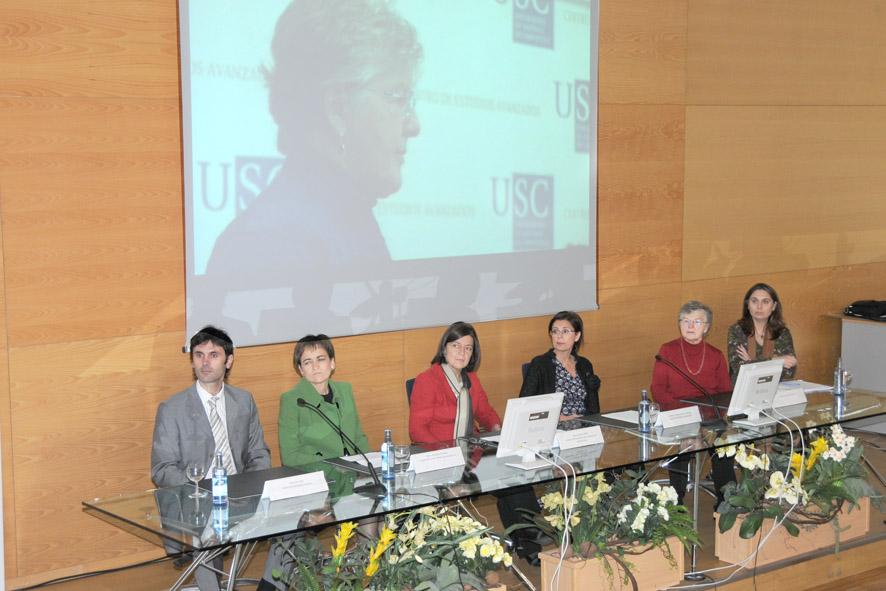 Mesa presidencial durante a conferencia de Frances Elizabeth Allen