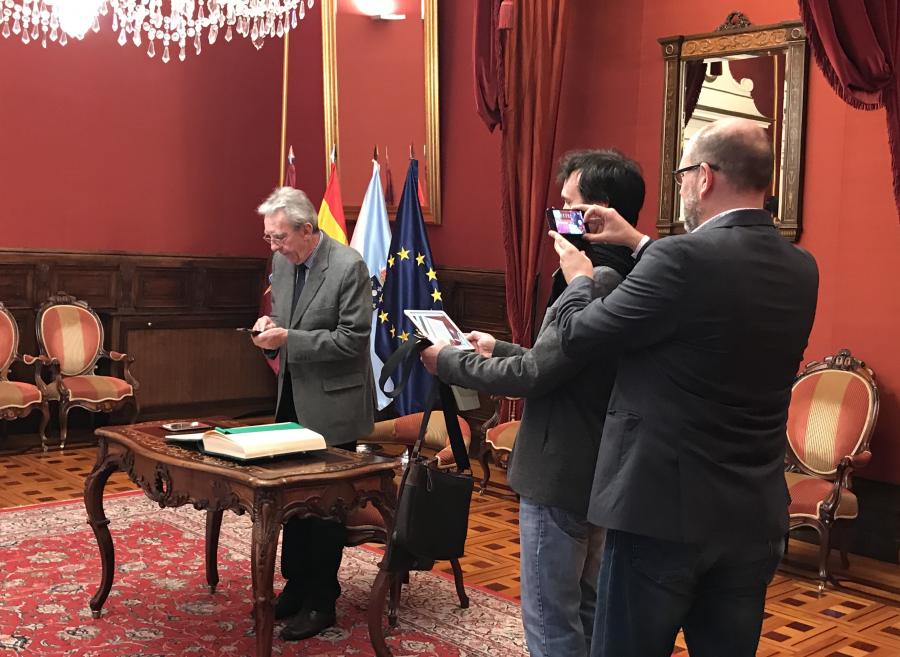 Momento de la recepción en el Ayuntamiento de Santiago