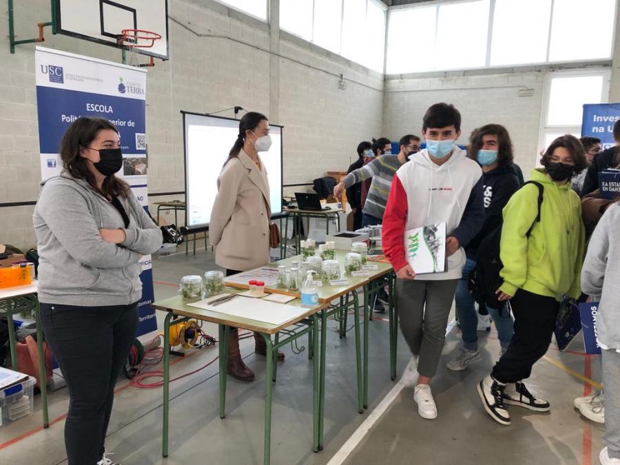 Xornada de achegamento da USC ao alumnado preuniversitario da Mariña luguesa, no Ies Vilar Ponte de Viveiro Xornada de achegamento da USC ao alumnado preuniversitario da Mariña luguesa, no Ies Vilar Ponte de Viveiro
