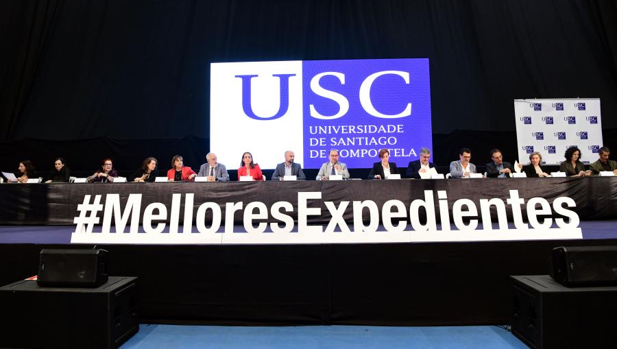 O reitor Antonio López presidiu este acto de recoñecemento aos mellores expedientes nas ABAU. Foto: Santi Alvite O reitor Antonio López presidiu este acto de recoñecemento aos mellores expedientes nas ABAU. Foto: Santi Alvite