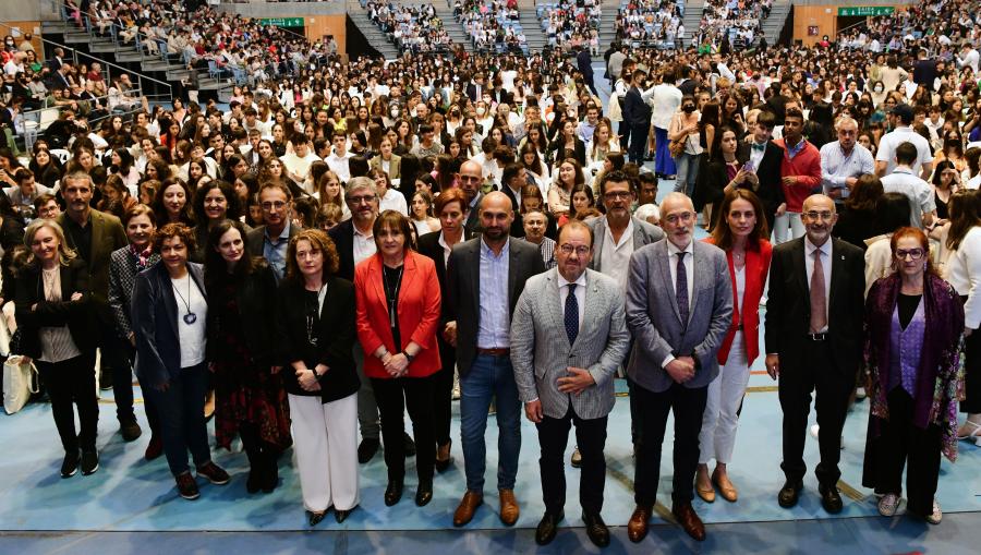 Neste acto de recoñecemento participaron representantes da Xunta de Galicia, dos concellos de Lugo e Santiago, e do equipo de goberno e da dirección de diversos centros da USC. Foto: Santi Alvite Neste acto de recoñecemento participaron representantes da Xunta de Galicia, dos concellos de Lugo e Santiago, e do equipo de goberno e da dirección de diversos centros da USC. Foto: Santi Alvite