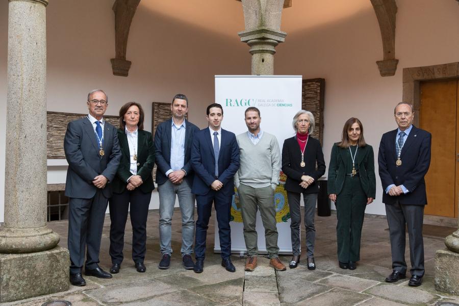 Membros da RAGC co equipo que desenvolveu un sistema de recuperación de información capaz de proporcionar resultados correctos e cribles Membros da RAGC co equipo que desenvolveu un sistema de recuperación de información capaz de proporcionar resultados correctos e cribles