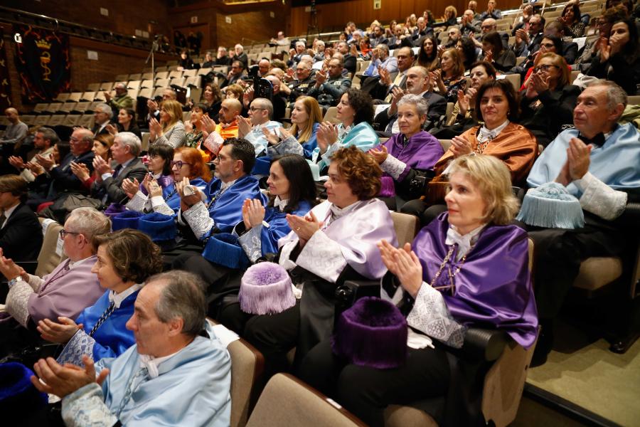 Autoridades políticas e académicas participantes na cerimonia celebrada en Veterinaria