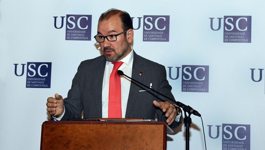 Antonio López na súa comparecencia ante os xornalistas Antonio López