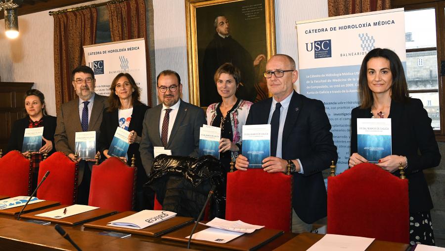 De dereita a esquerda, Lorena Casal, Juan Blanco, Nava Castro, Antonio López, Carmen Pomar, Juan Gestal e Marisol Espiño. FOTO: Santi Alvite De dereita a esquerda, Lorena Casal, Juan Blanco, Nava Castro, Antonio López, Carmen Pomar, Juan Gestal e Marisol Espiño. FOTO: Santi Alvite