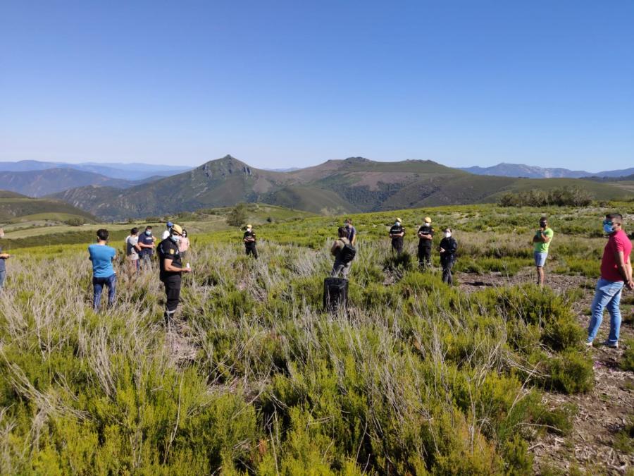 Participantes na visita as parcelas experimentais do proxecto Interreg 'Open2preserve' localizadas nos Ancares Participantes na visita as parcelas experimentais do proxecto Interreg 'Open2preserve' localizadas nos Ancares