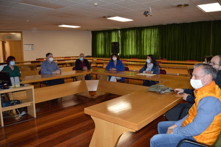 Valcárcel e Rodríguez, no centro, con investigadores do Campus de Lugo da USC que lideran proxectos de I+D do Ministerio de Ciencia e Innovación Valcárcel e Rodríguez, no centro, con investigadores do Campus de Lugo da USC que lideran proxectos de I+D do Ministerio de Ciencia e Innovación