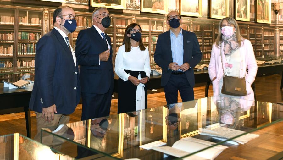 De esquerda a dereita, Antonio López, José Manuel García Iglesias, Mar Lorenzo, Anxo Lorenzo e Milagros Castro Sánchez. FOTO: Santi Alvite A Minerva Compostelá. As súas glorias