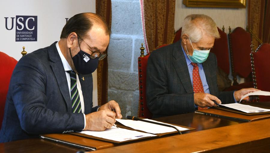 Antonio López e Álvaro Rodríguez Eiras, na sinatura dun convenio (imaxe de arquivo). FOTO: Santi Alvite