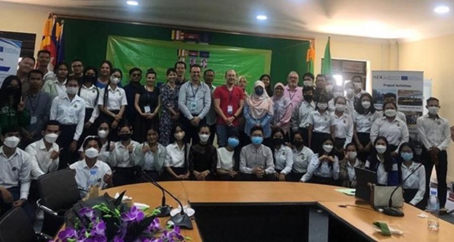 Foto cos estudantes de xornalismo que recibirán a formación nos Obxectivos de Desenvolvemento Sostible Foto cos estudantes de xornalismo que recibirán a formación nos Obxectivos de Desenvolvemento Sostible