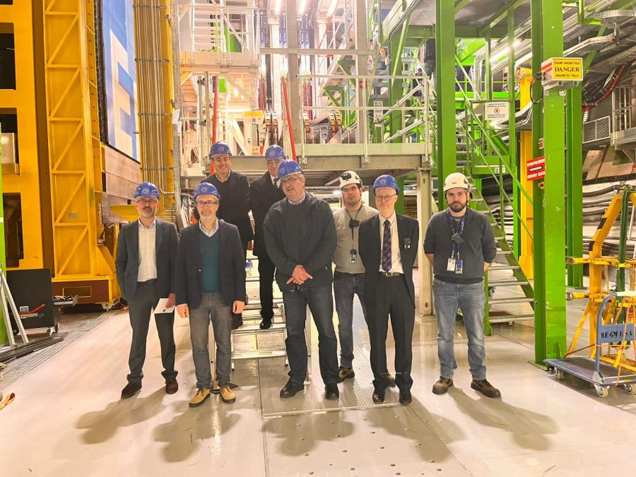O grupo puido coñecer de primeira man as particularidades desta singular infraestrutura internacional. Foto: Marina Cavazza. CERN O grupo puido coñecer de primeira man as particularidades desta singular infraestrutura internacional. Foto: Marina Cavazza. CERN