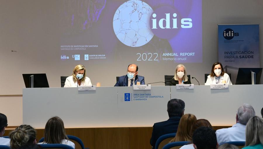 De esquerda a dereita, Eloína Núñez Masid, Antonio López Díaz, Estrella López-Pardo e María Luz Couce. FOTO: Santi Alvite De esquerda a dereita, Eloína Núñez Masid, Antonio López Díaz, Estrella López-Pardo e María Luz Couce. FOTO: Santi Alvite