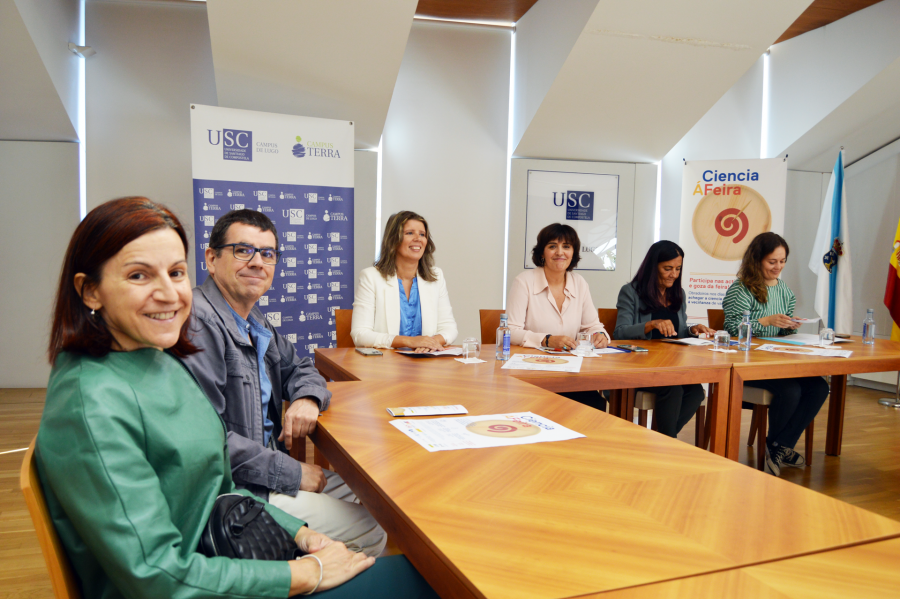 De esqueda á dereita, Marta López, Ramón Rabuñal, Sagrario Sánchez, Montserrat Valcárcel, Isabel Rodríguez e Iría Castro, no lugués Pazo de Montenegro De esqueda á dereita, Marta López, Ramón Rabuñal, Sagrario Sánchez, Montserrat Valcárcel, Isabel Rodríguez e Iría Castro, no lugués Pazo de Montenegro