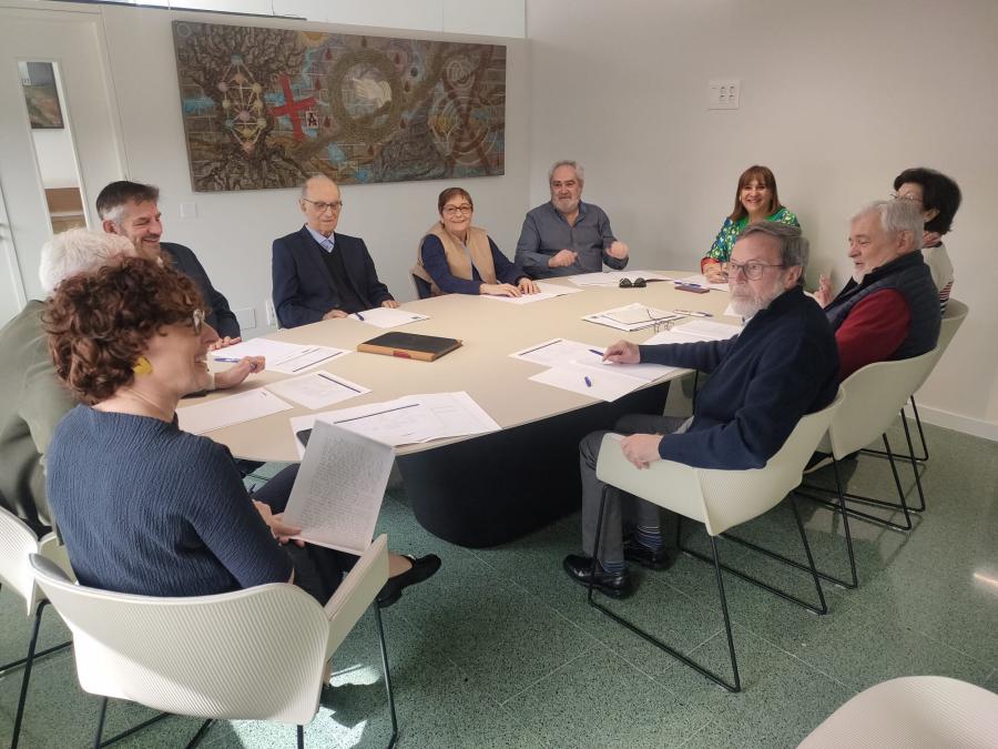 As ex decanas e ex decanos foron convocadas polo actual responsable do centro. As ex decanas e ex decanos foron convocadas polo actual responsable do centro.