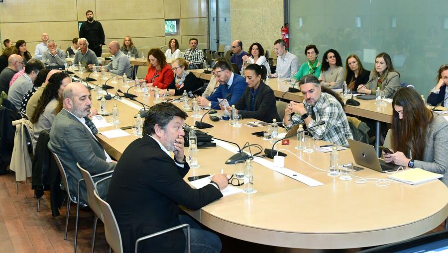 Na xornada debátense propostas que permitan conciliar a axilidade e a flexibilidade co rigor esixible ás actuacións en investigación. Foto: Santi Alvite Na xornada debátense propostas que permitan conciliar a axilidade e a flexibilidade co rigor esixible ás actuacións en investigación. Foto: Santi Alvite