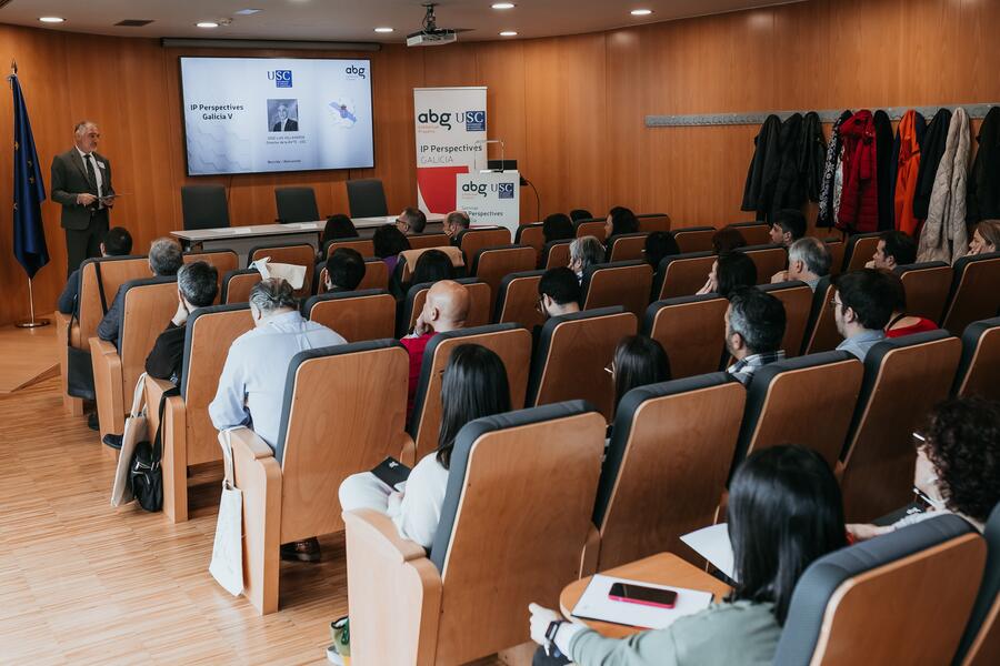 José L. Villaveder, da AVTE, presentou os principais indicadores referidos á USC