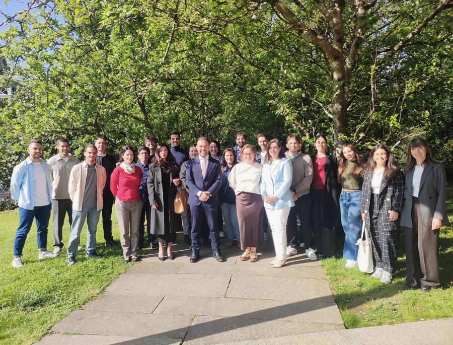 Foto de grupo das persoas participantes Foto de grupo das persoas participantes