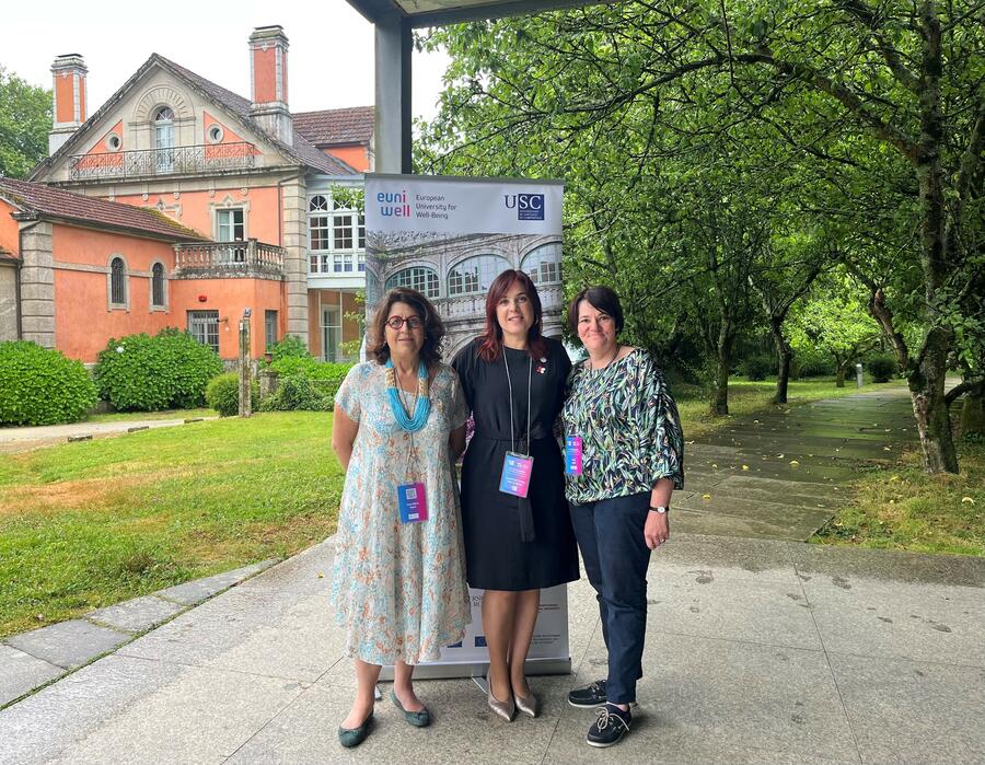 De esquerda a dereita; Anna Maria Papini, Azucena Mora e Beáta Dávid, investigadoras seleccionadas como embaixadoras de EUniWell De esquerda a dereita; Anna Maria Papini, Azucena Mora e Beáta Dávid, investigadoras seleccionadas como embaixadoras de EUniWell