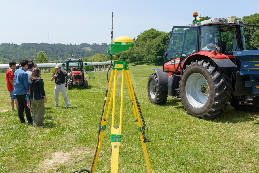 La nueva maquinaria agrícola cuenta con una mayor presencia de automatización y robotización La nueva maquinaria agrícola cuenta con una mayor presencia de automatización y robotización