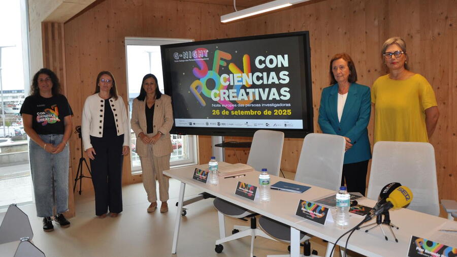 De esquerda a dereita, Cristina Naya, Carmen Cotelo, Belén Rubio, Pilar Bermejo e Luísa Martínez na rolda de prensa de presentación da G-Night