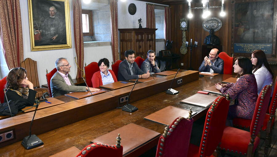 O reitor recibiu os champions de EUniWell en San Xerome. Foto: Santi Alvite O reitor recibiu os champions de EUniWell en San Xerome. Foto: Santi Alvite