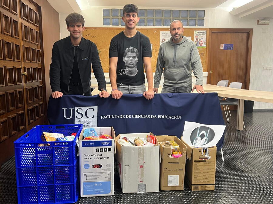 Posto de recollida para o banco de alimentos de Santiago