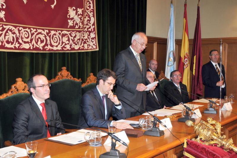 Juan Casares tomou posesión do seu cargo como reitor da Universidade de Santiago Juan Casares tomou posesión do seu cargo como reitor da Universidade de Santiago