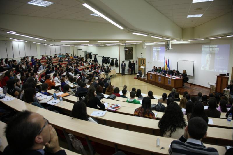 Un congreso internacional analiza en Compostela a violencia de xénero desde unha perspectiva xurídica Un congreso internacional analiza en Compostela a violencia de xénero desde unha perspectiva xurídica
