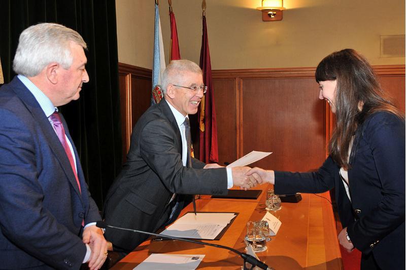O Idega entregou os seus premios de investigación Valentín Paz Andrade e Xesús García Calvo O Idega entregou os seus premios de investigación Valentín Paz Andrade e Xesús García Calvo