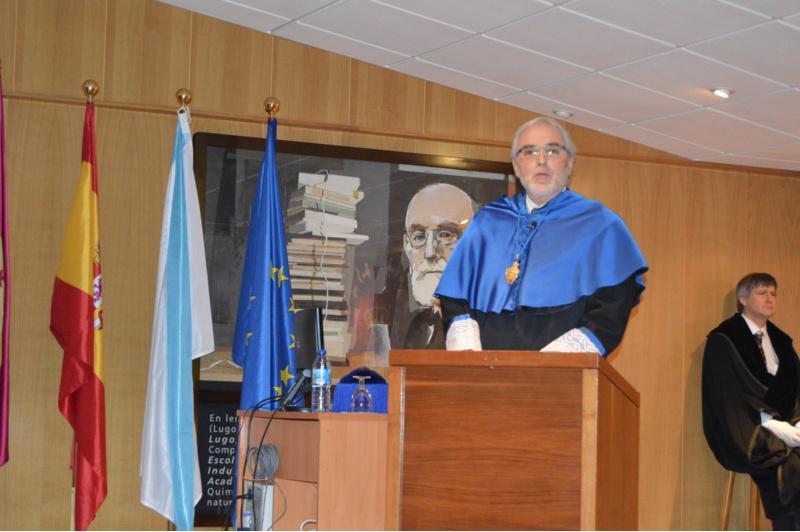 “A USC precisa de loxística e administración eficiente”, di Viaño, para quen “non son tempos de vivir do ‘glamour’ nin da historia” “A USC precisa de loxística e administración eficiente”, di Viaño, para quen “non son tempos de vivir do ‘glamour’ nin da historia”