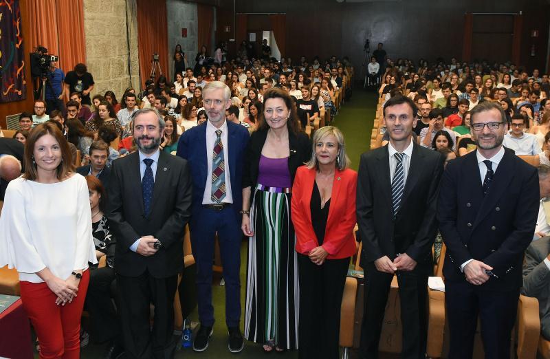 A Premio Nobel de Medicina May-Britt Moser compartiu a súa experiencia nun ateigado auditorio universitario A Premio Nobel de Medicina May-Britt Moser compartiu a súa experiencia nun ateigado auditorio universitario