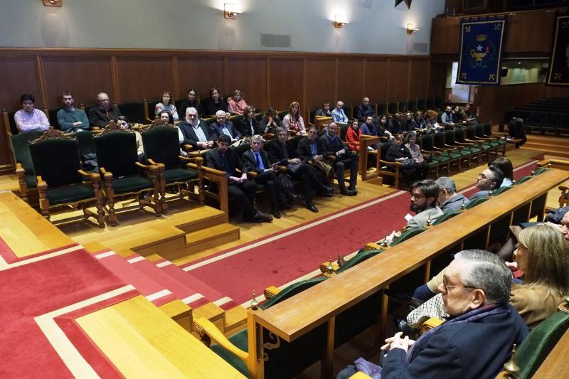 Entregados os premios de investigación ‘Valentín Paz Andrade’ en economía de Galicia e ‘Jesús García Calvo’ en desenvolvemento rural Entregados os premios de investigación ‘Valentín Paz Andrade’ en economía de Galicia e ‘Jesús García Calvo’ en desenvolvemento rural
