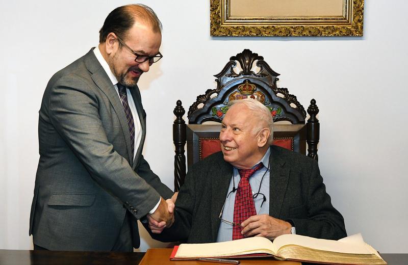 Tomas Lindahl, Nobel de Química 2015: “Converter o cancro en enfermidade crónica é máis realista que pretender curalo" Tomas Lindahl, Nobel de Química 2015: “Converter o cancro en enfermidade crónica é máis realista que pretender curalo"