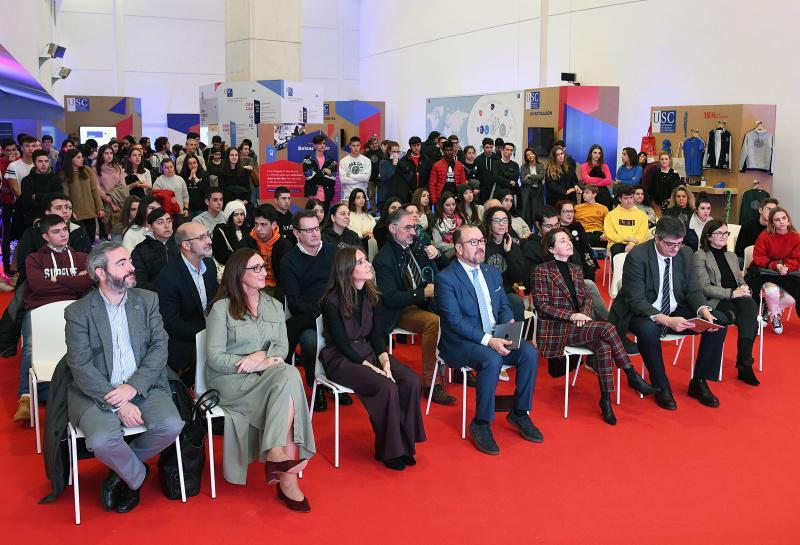 A II Feira da Innovación mostra a actividade investigadora e docente da USC ao alumnado de secundaria A II Feira da Innovación mostra a actividade investigadora e docente da USC ao alumnado de secundaria