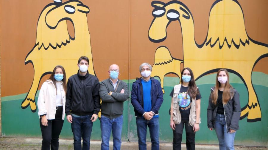 De esquera a dereita, Paula Rodríguez, Mateo Vázquez, José Luis Roi, Pablo Sánchez, Andrea Ferreiro e Irene Ortiz, nas instalacións de Marcelle Natureza De esquera a dereita, Paula Rodríguez, Mateo Vázquez, José Luis Roi, Pablo Sánchez, Andrea Ferreiro e Irene Ortiz, nas instalacións de Marcelle Natureza